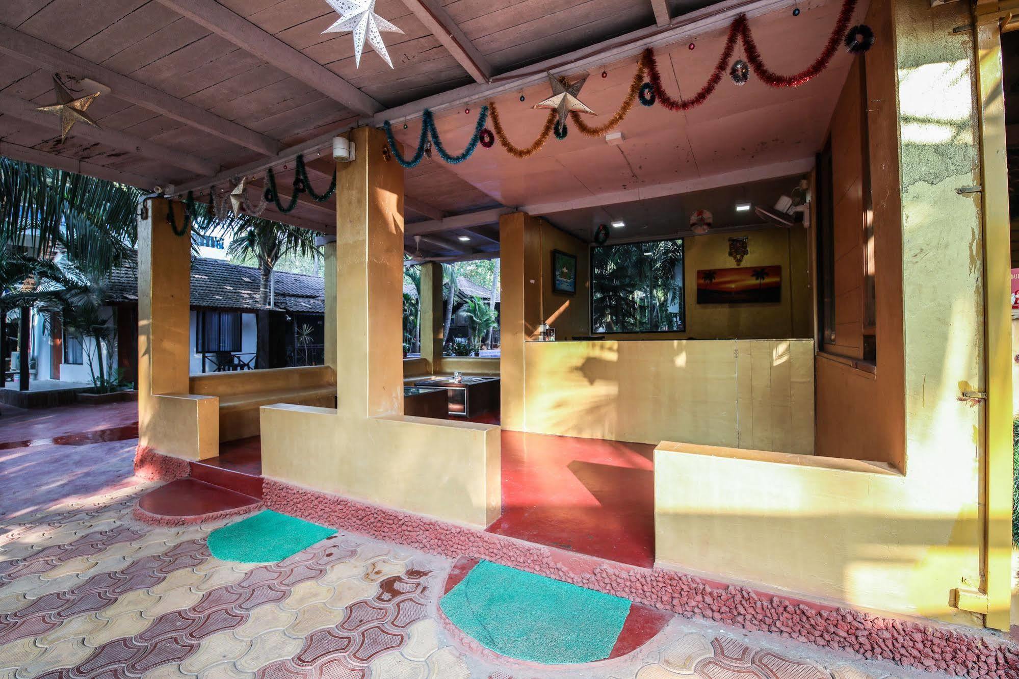 Treebo Trend Ashwem Beach Resort Goa Mandrem Buitenkant foto