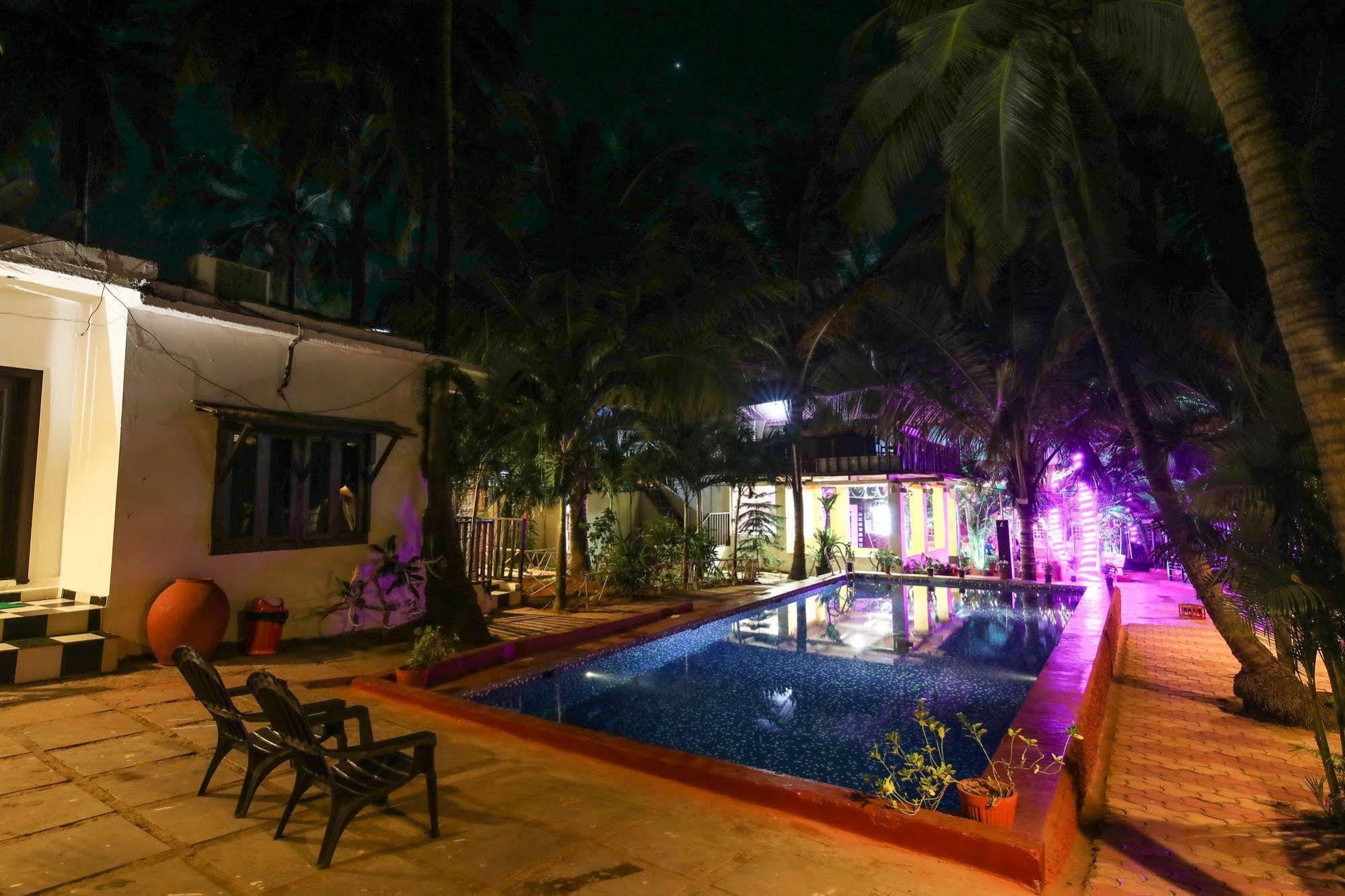 Treebo Trend Ashwem Beach Resort Goa Mandrem Buitenkant foto