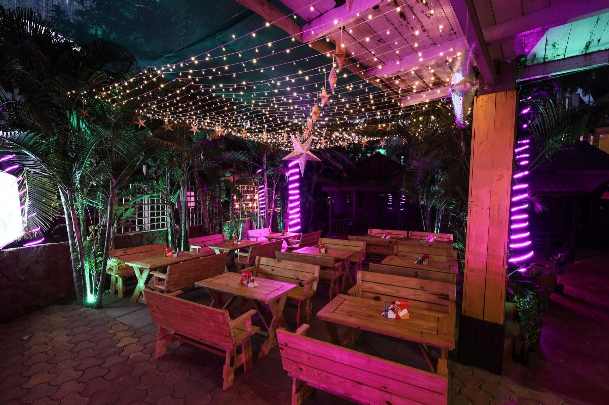 Treebo Trend Ashwem Beach Resort Goa Mandrem Buitenkant foto